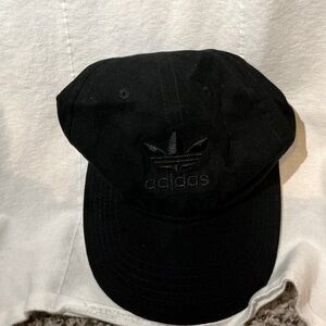 ADIDAS black pull strap baseball cap